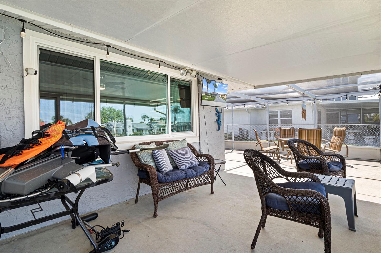 Covered Screened Lanai Overlooking Canal