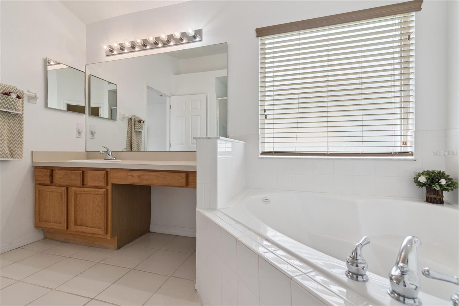 967 LAKE BERKLEY DR, KISSIMMEE, FL, 34746