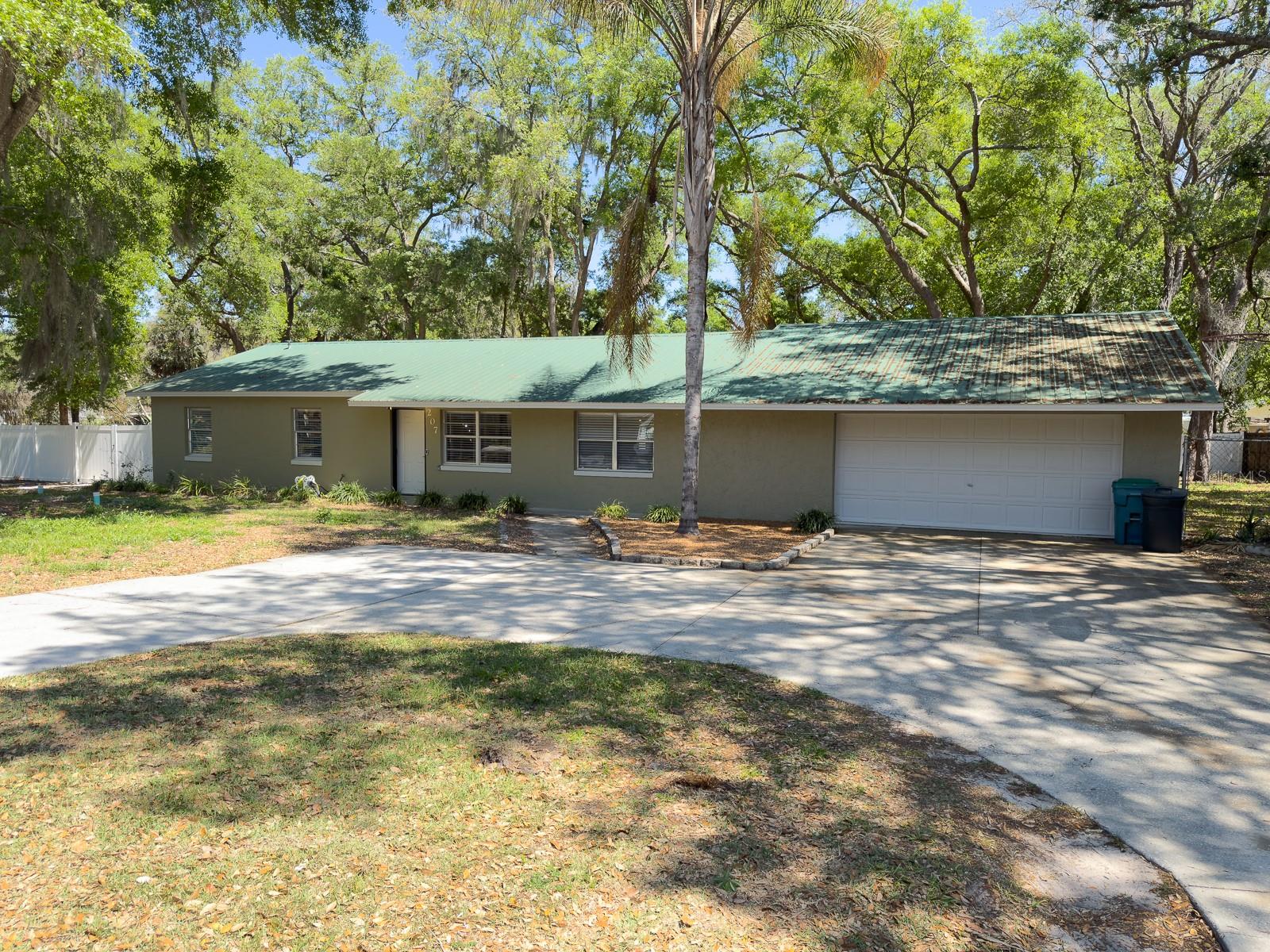 207 MANDARIN LN, FRUITLAND PARK, FL, 34731