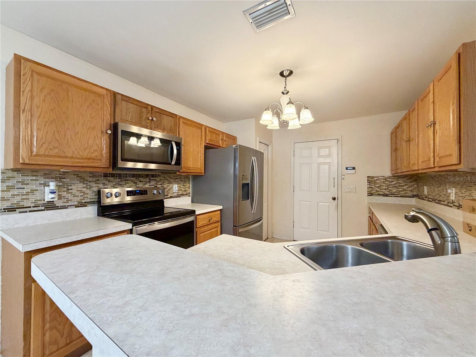 530 FINCH LN, KISSIMMEE, FL, 34759