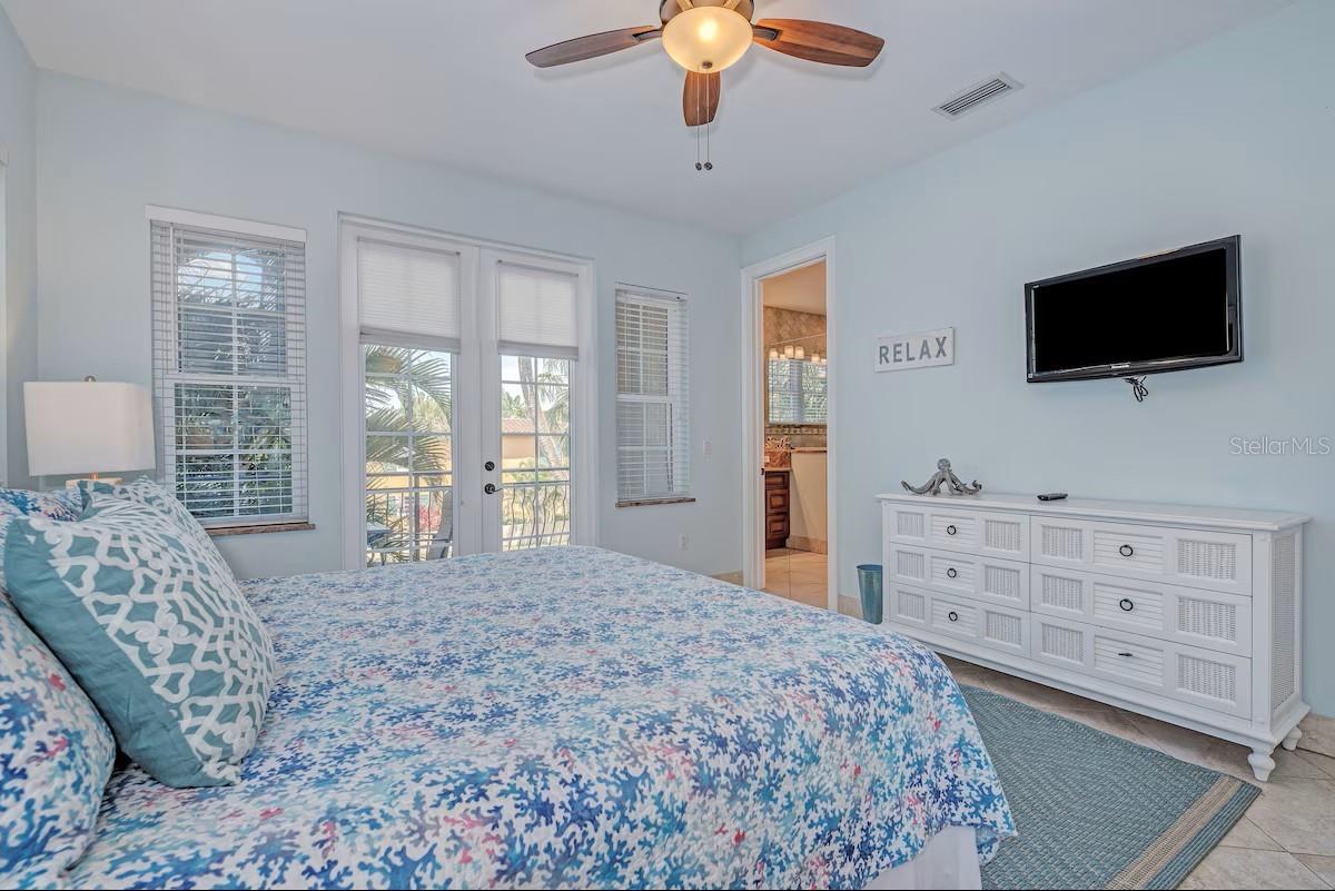 4118 5TH AVE, HOLMES BEACH, FL, 34217
