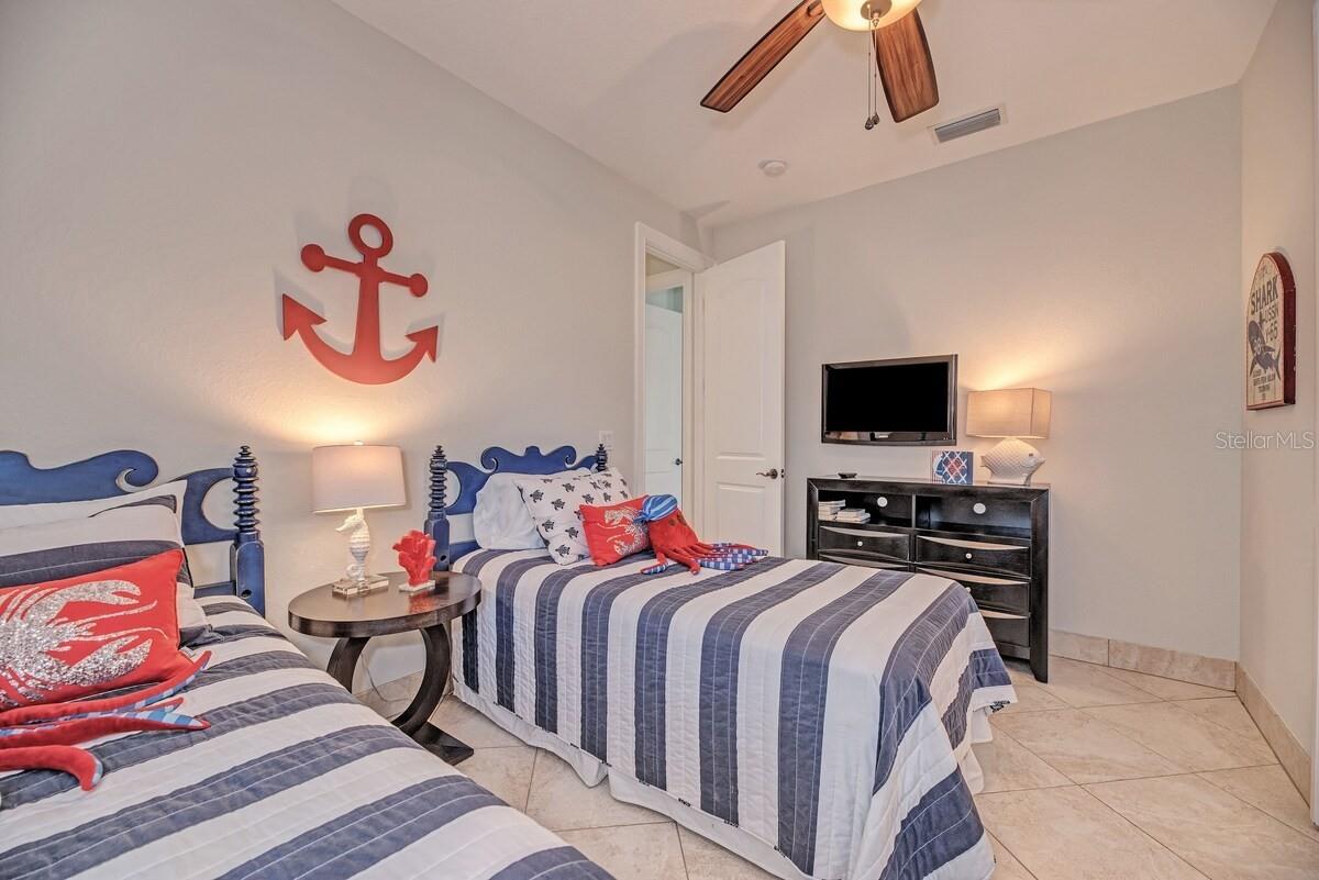 4118 5TH AVE, HOLMES BEACH, FL, 34217