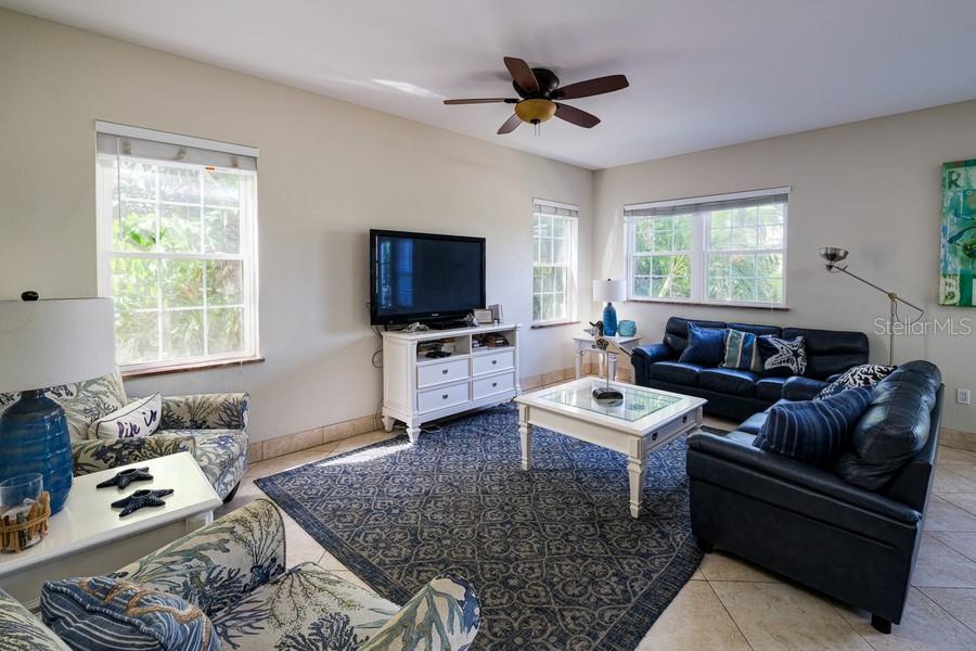 4118 5TH AVE, HOLMES BEACH, FL, 34217