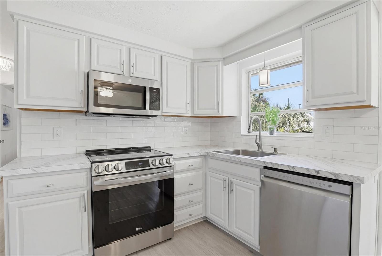 1126 CLAIRBORNE ST, HOLIDAY, FL, 34690