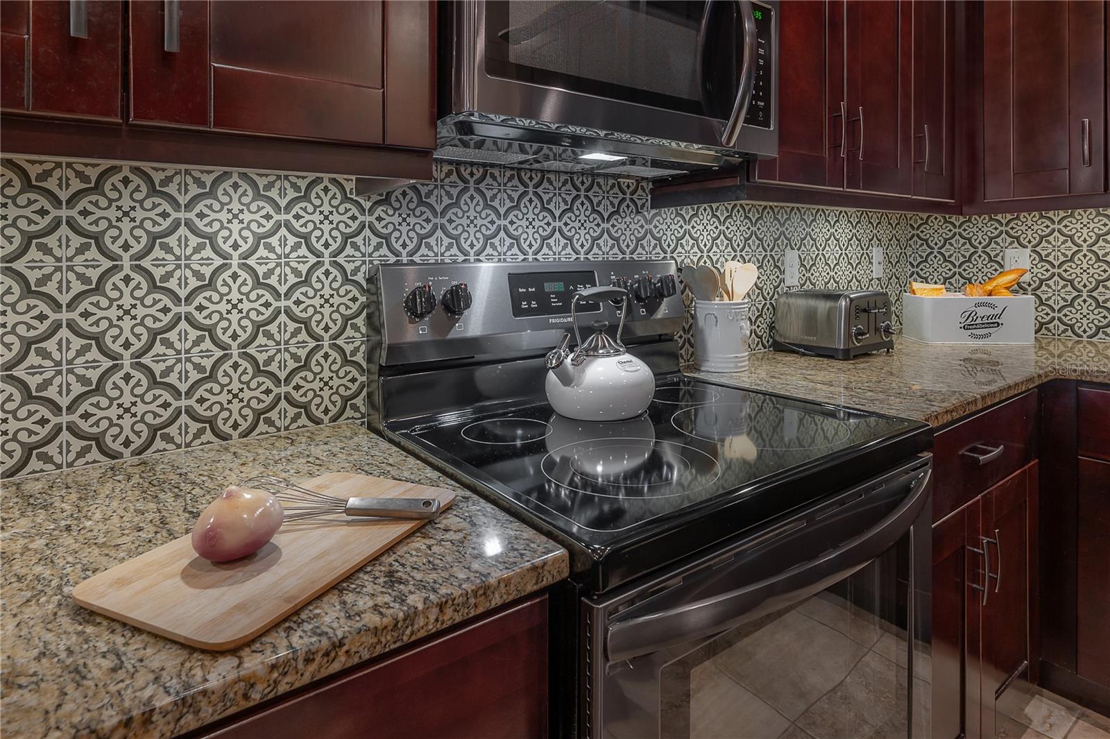 933 MOSCATO PL, PALM HARBOR, FL, 34683