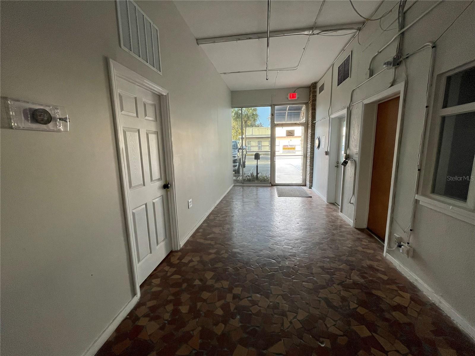 201 E MAIN ST #101, LEESBURG, FL, 34748