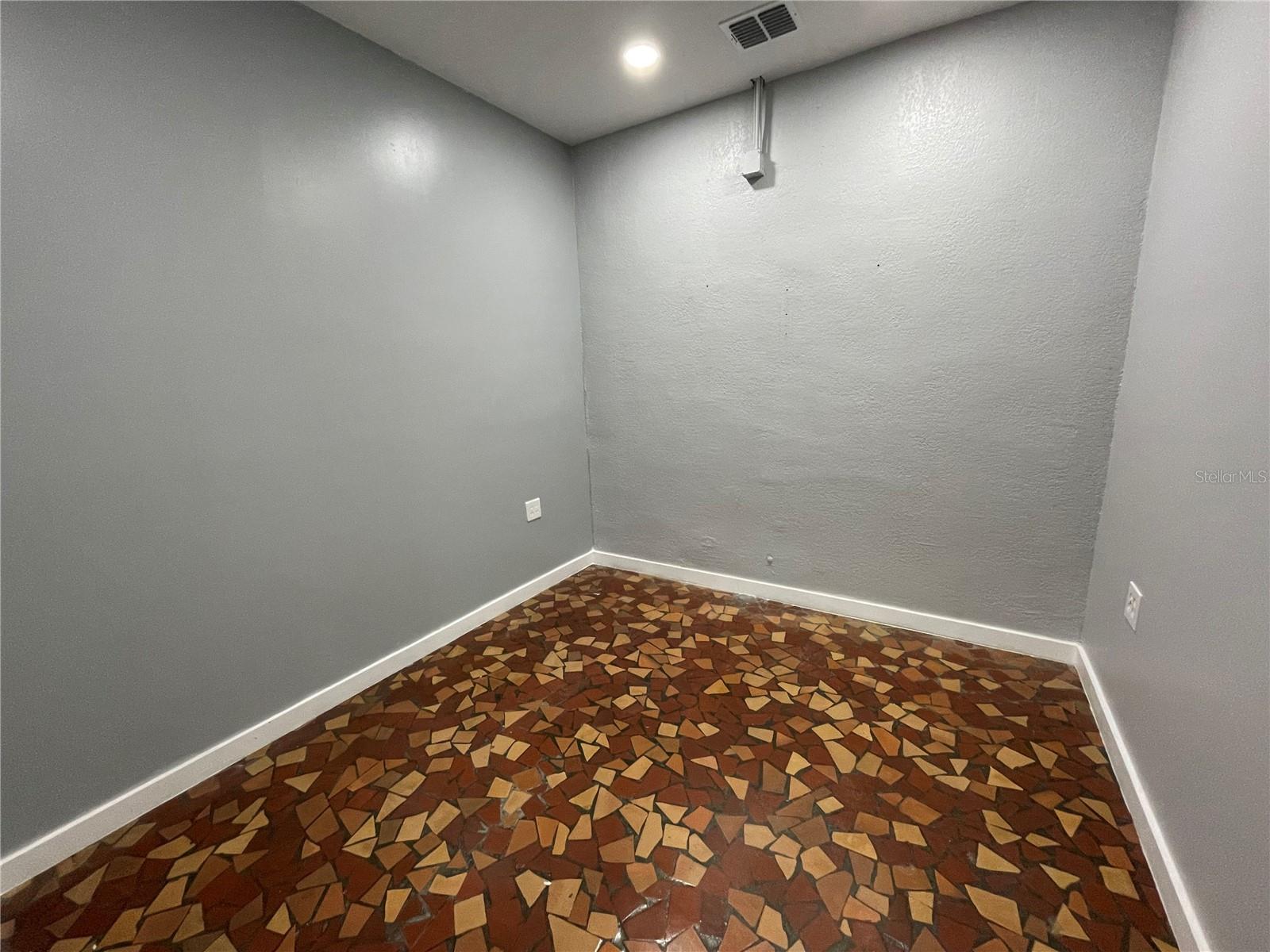 201 E MAIN ST #101, LEESBURG, FL, 34748
