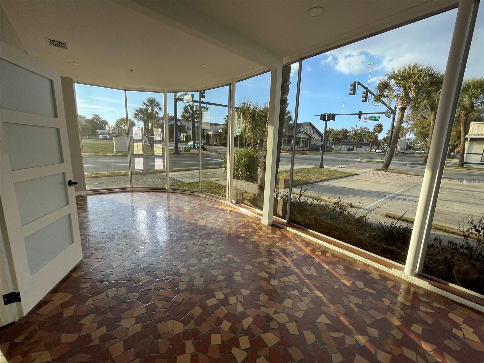 201 E MAIN ST #101, LEESBURG, FL, 34748