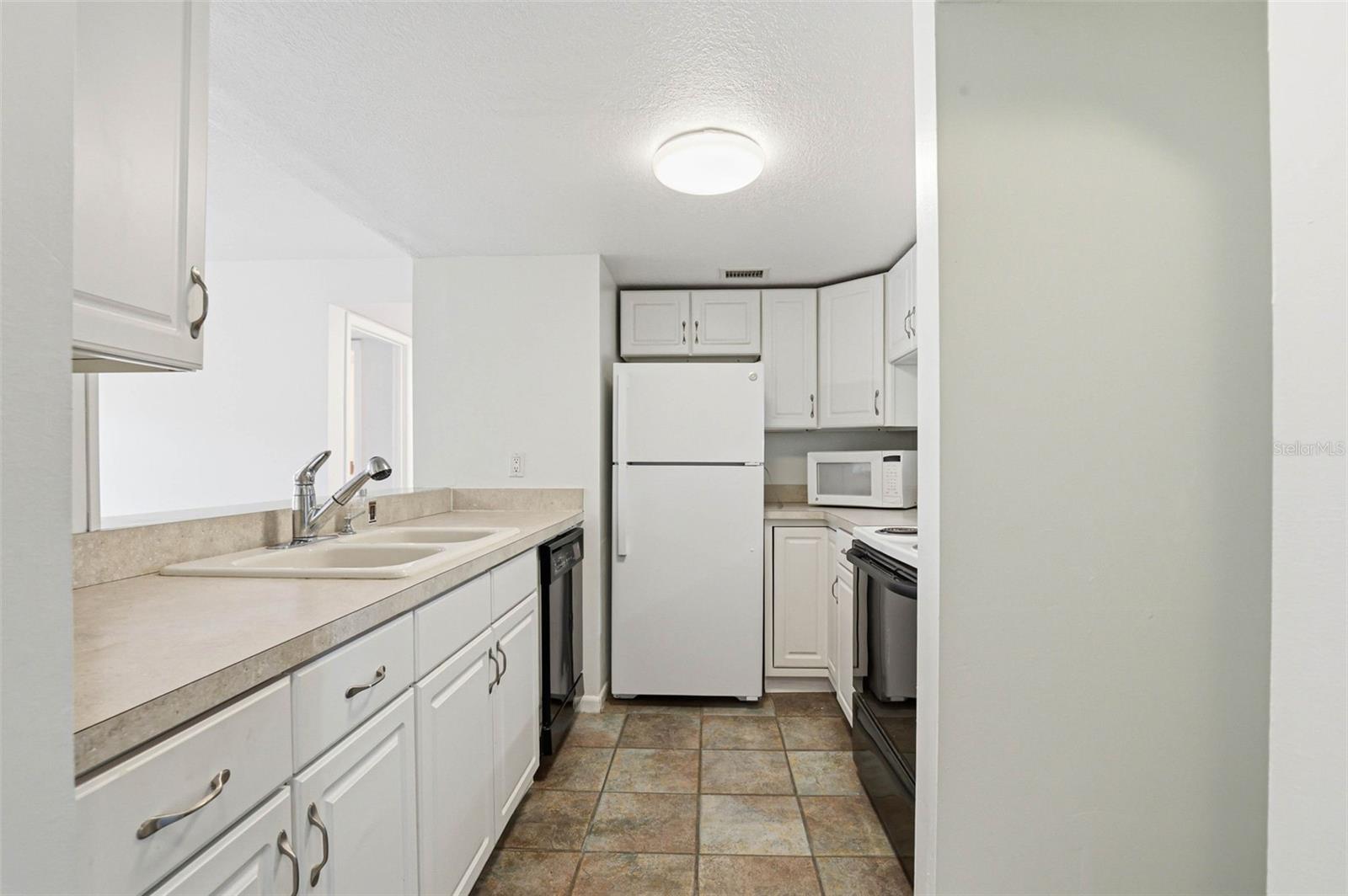 776 100TH AVE N #104, ST PETERSBURG, FL, 33702