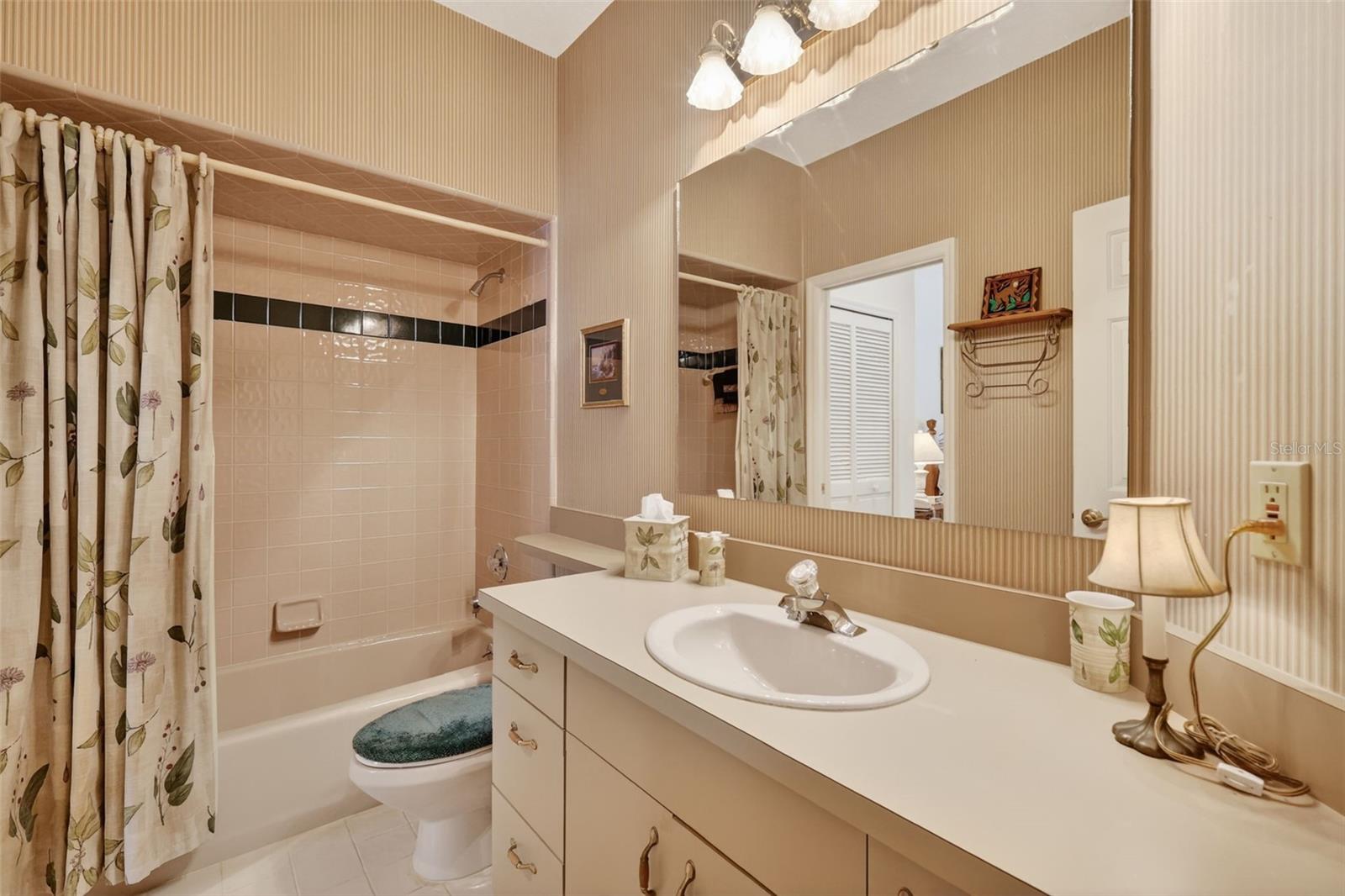 621 HIGH POINT DR, MOUNT DORA, FL, 32757