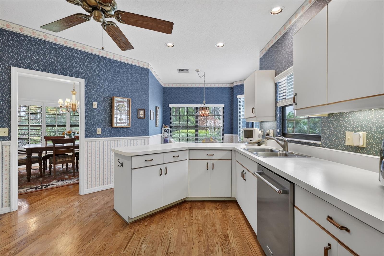 621 HIGH POINT DR, MOUNT DORA, FL, 32757