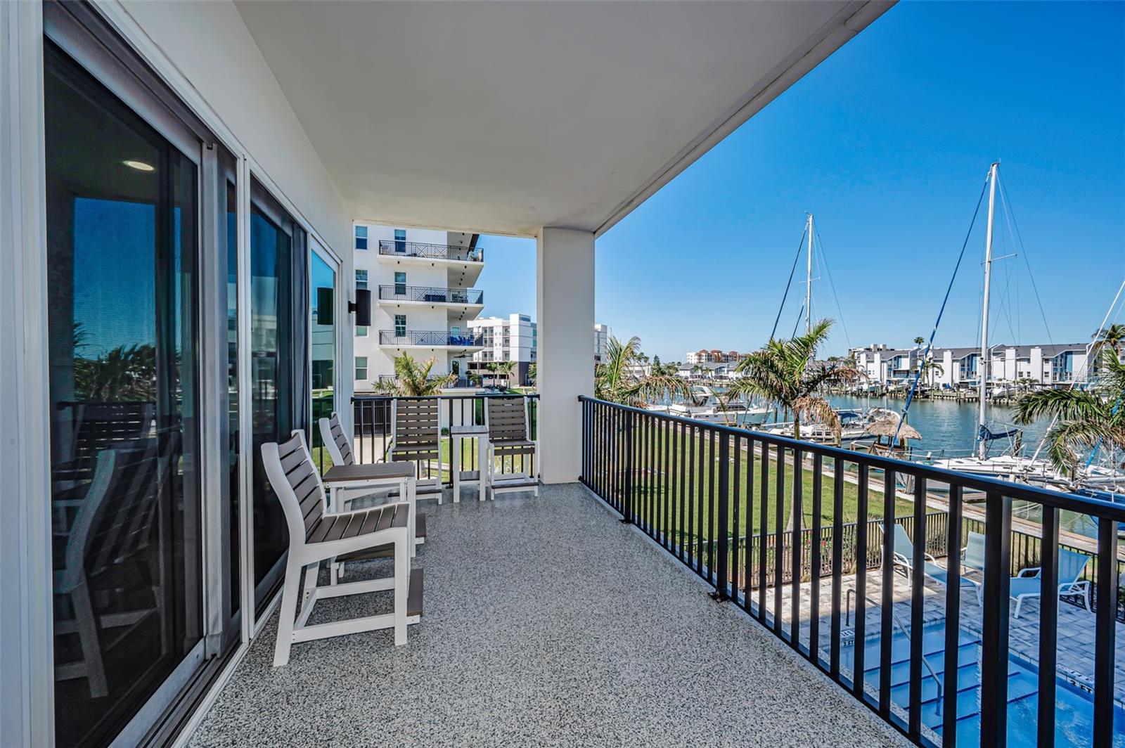 Waterfront Balcony with views of the Marina and the Bay!
