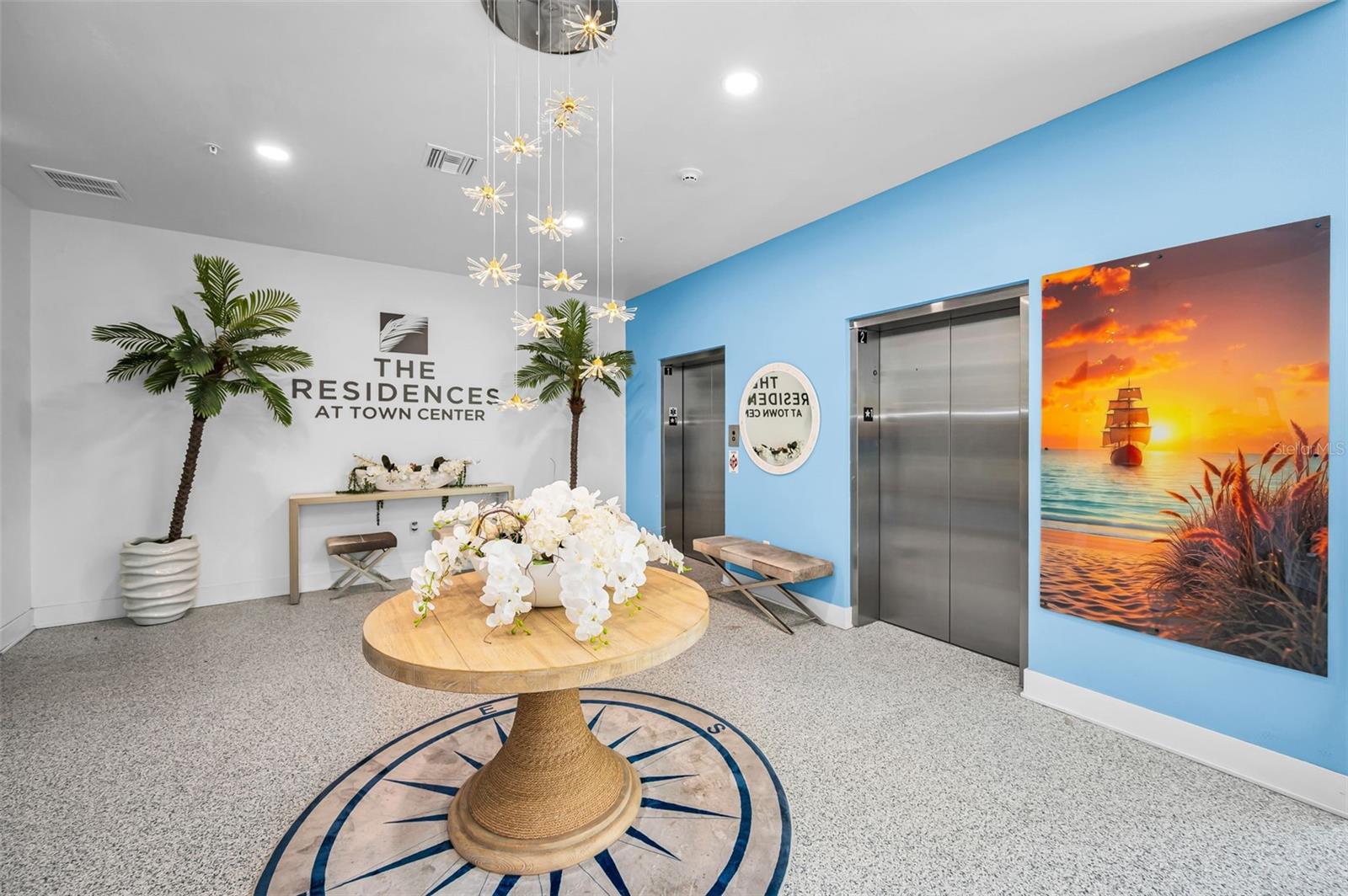 Main lobby with two elevators