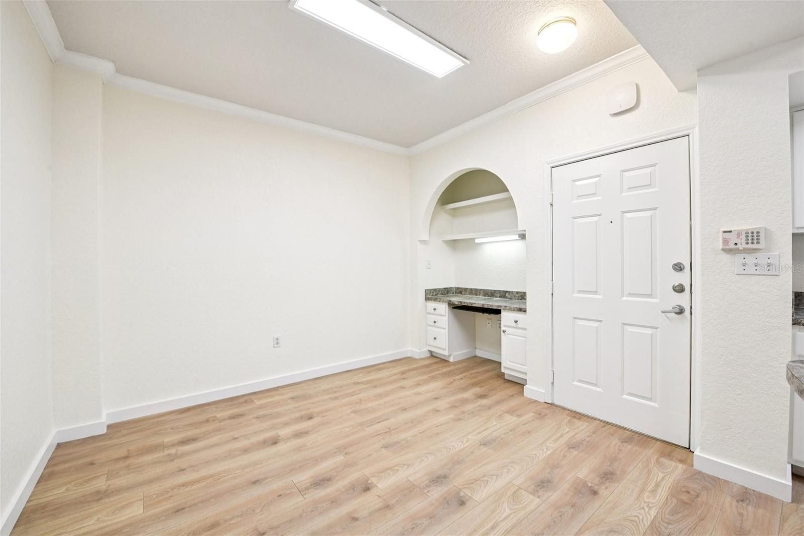 911 N ORANGE AVE #101, ORLANDO, FL, 32801