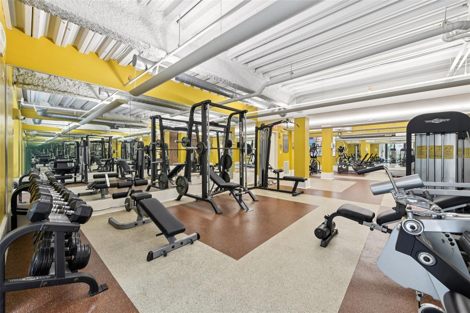 911 N ORANGE AVE #101, ORLANDO, FL, 32801