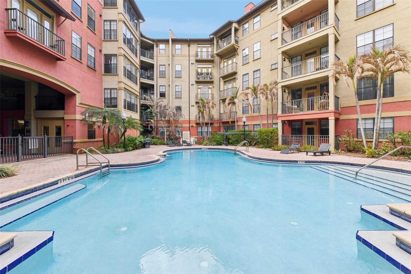 911 N ORANGE AVE #101, ORLANDO, FL, 32801