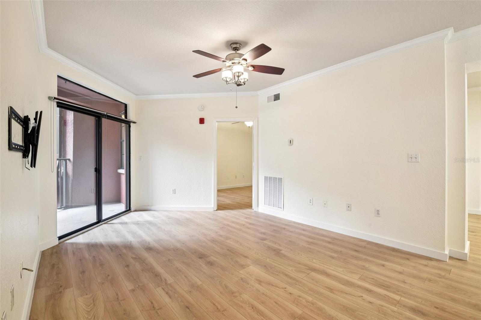 911 N ORANGE AVE #101, ORLANDO, FL, 32801