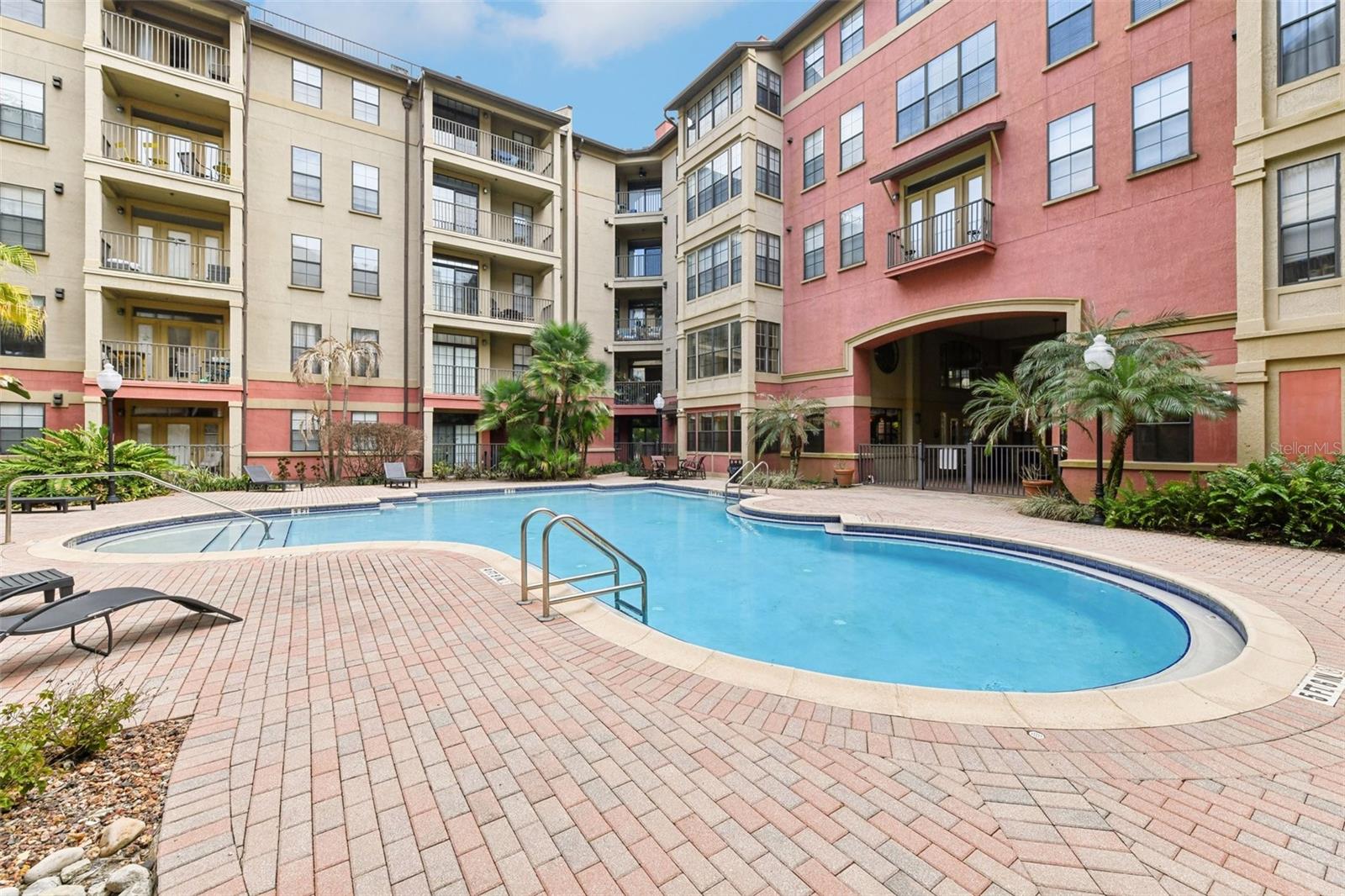 911 N ORANGE AVE #101, ORLANDO, FL, 32801