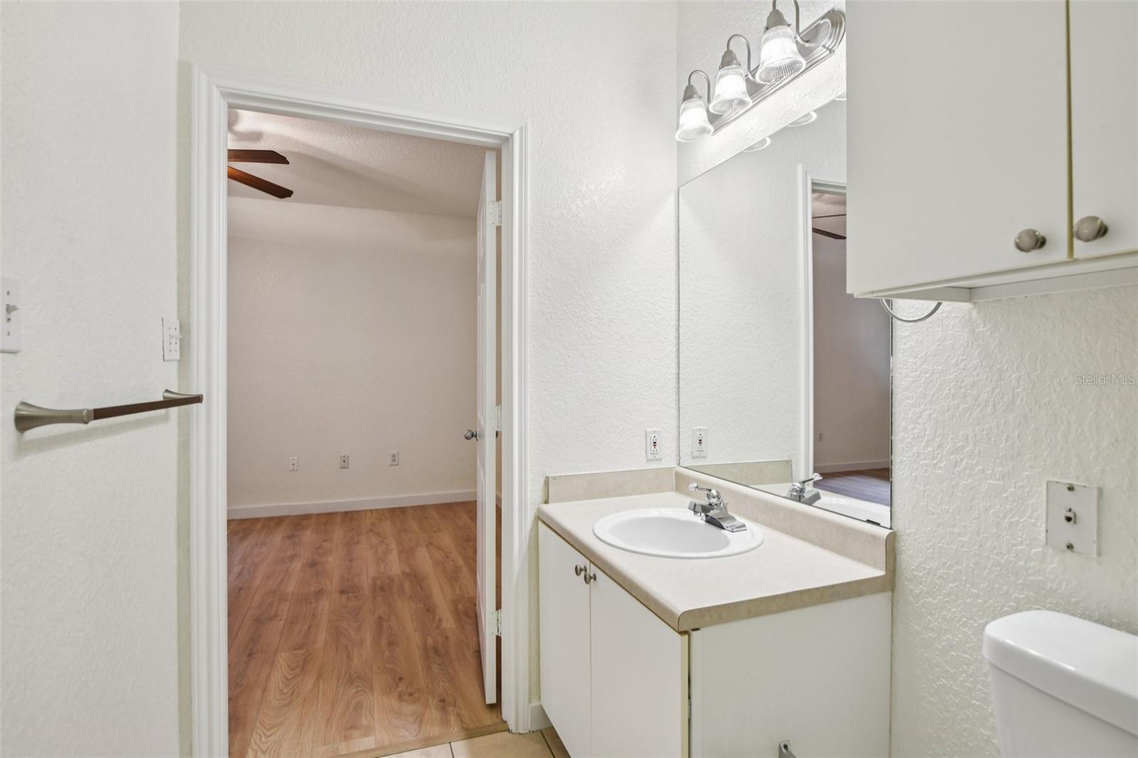 911 N ORANGE AVE #101, ORLANDO, FL, 32801