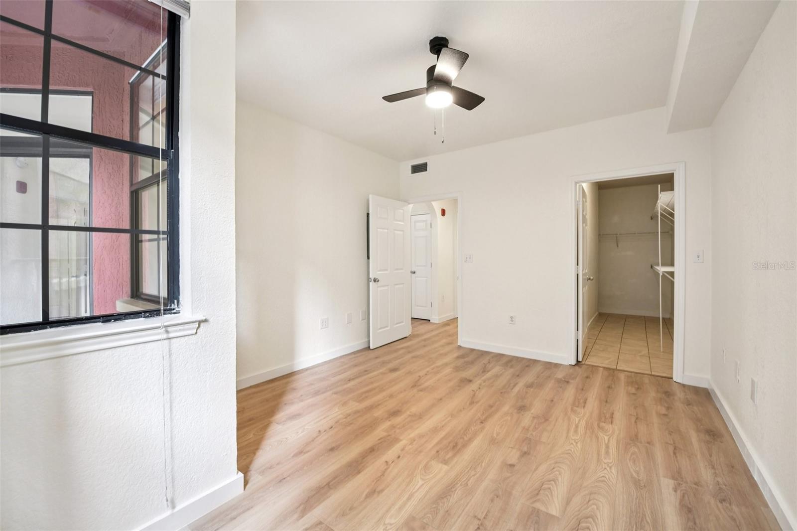 911 N ORANGE AVE #101, ORLANDO, FL, 32801