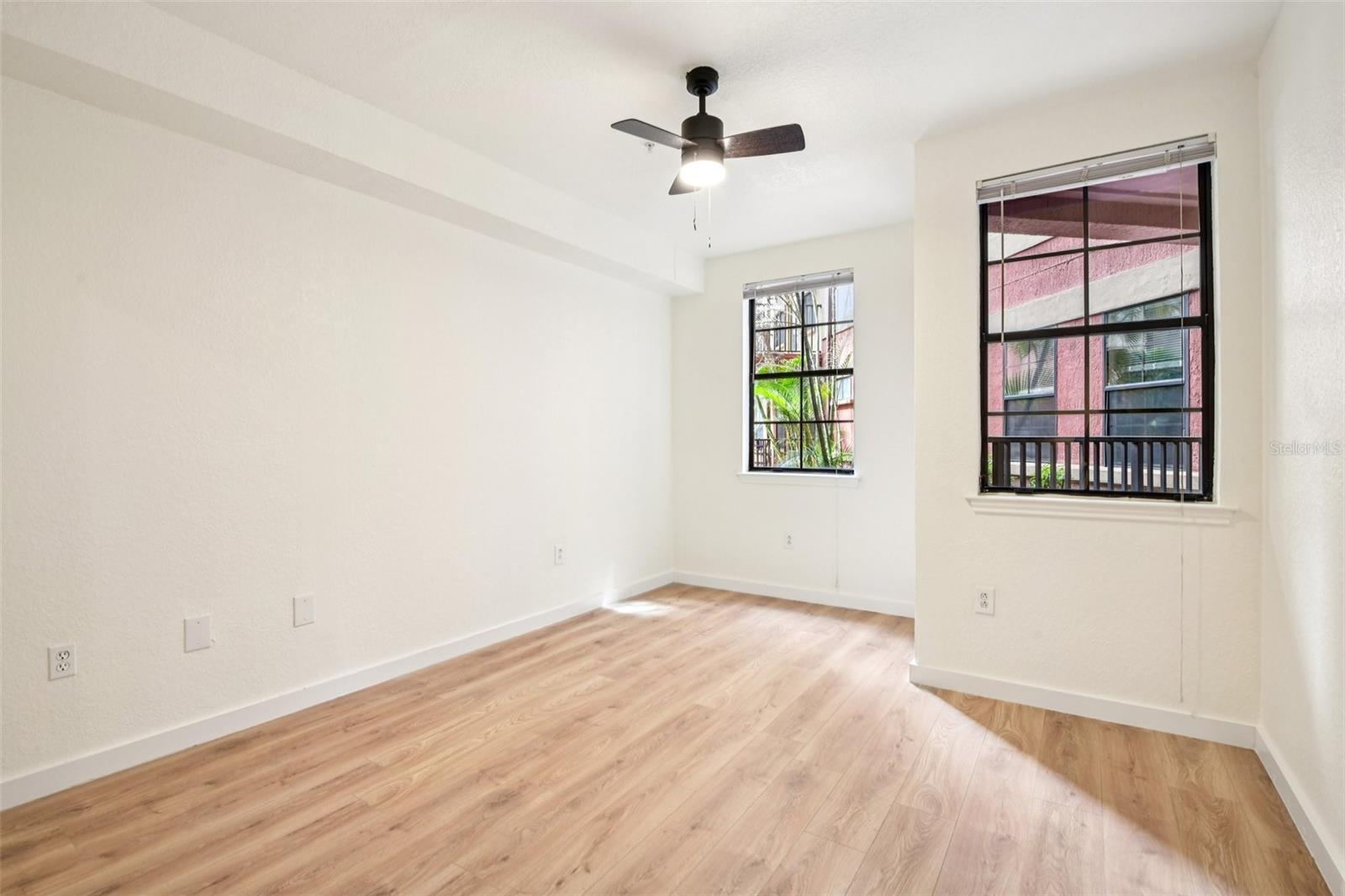 911 N ORANGE AVE #101, ORLANDO, FL, 32801