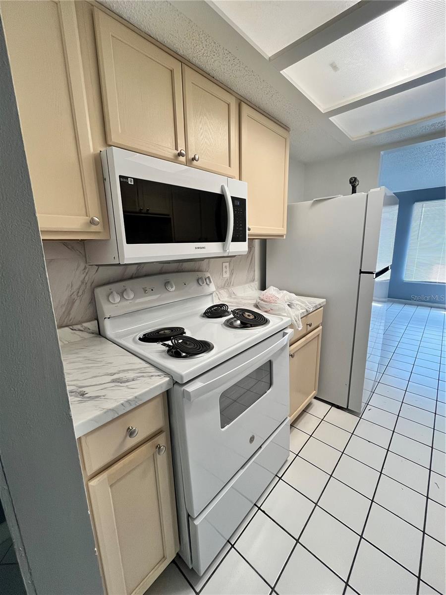 4918 SILVER OAKS VLG #F, ORLANDO, FL, 32808