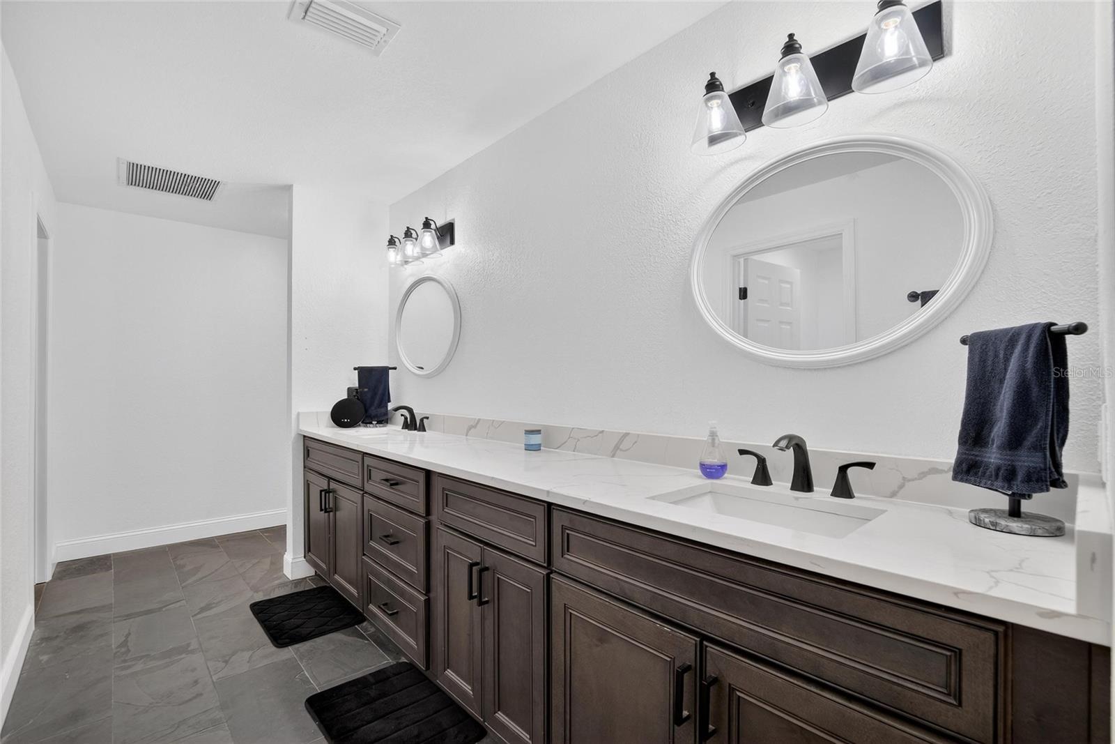 723 W PINEDALE DR, PLANT CITY, FL, 33563