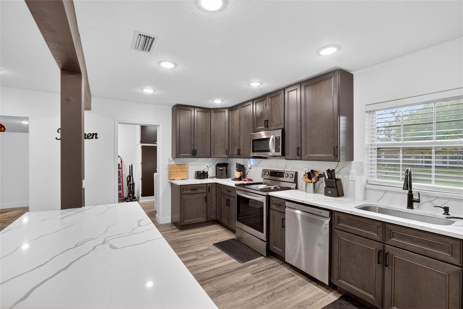 723 W PINEDALE DR, PLANT CITY, FL, 33563