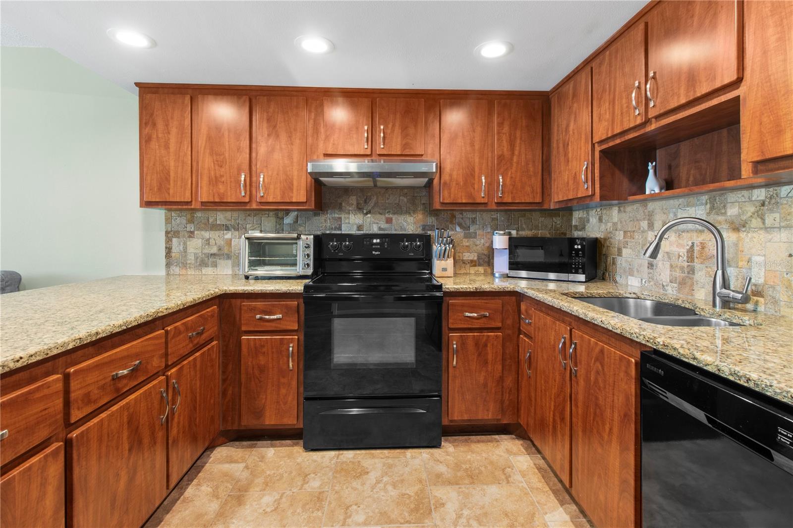 315 30TH AVE W #B411, BRADENTON, FL, 34205