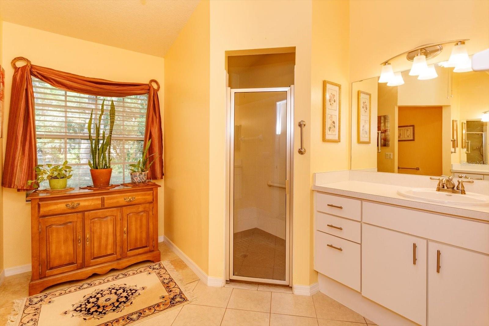 25845 GLEN EAGLE DR, LEESBURG, FL, 34748