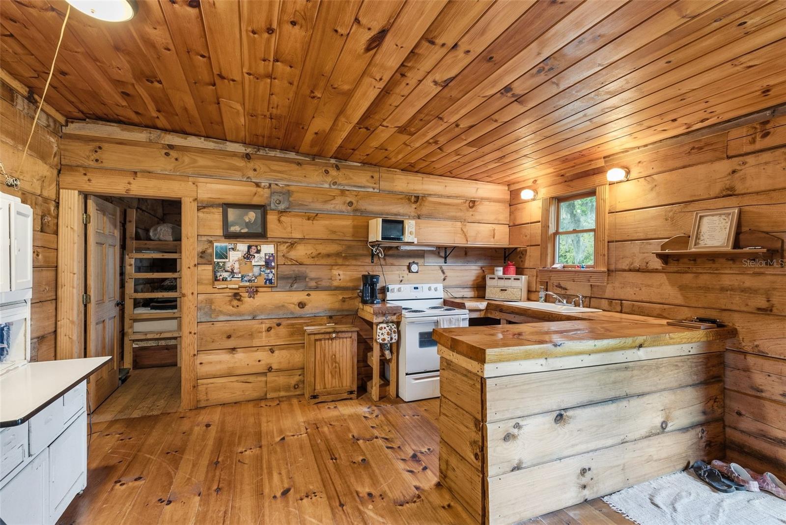 3591 N CANOE CREEK RD, KENANSVILLE, FL, 34739