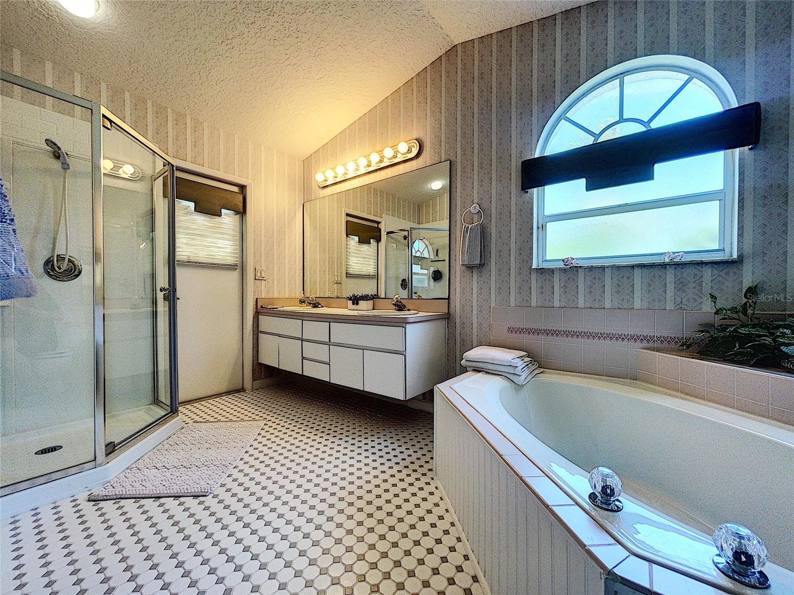 9408 NEW ORLEANS DR, WEEKI WACHEE, FL, 34613