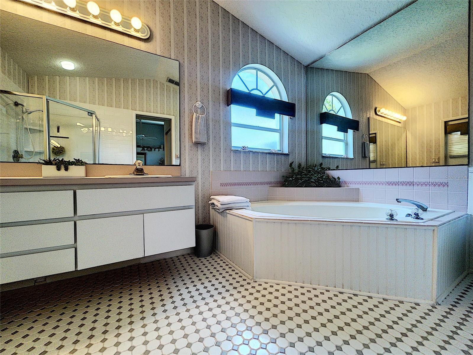 9408 NEW ORLEANS DR, WEEKI WACHEE, FL, 34613