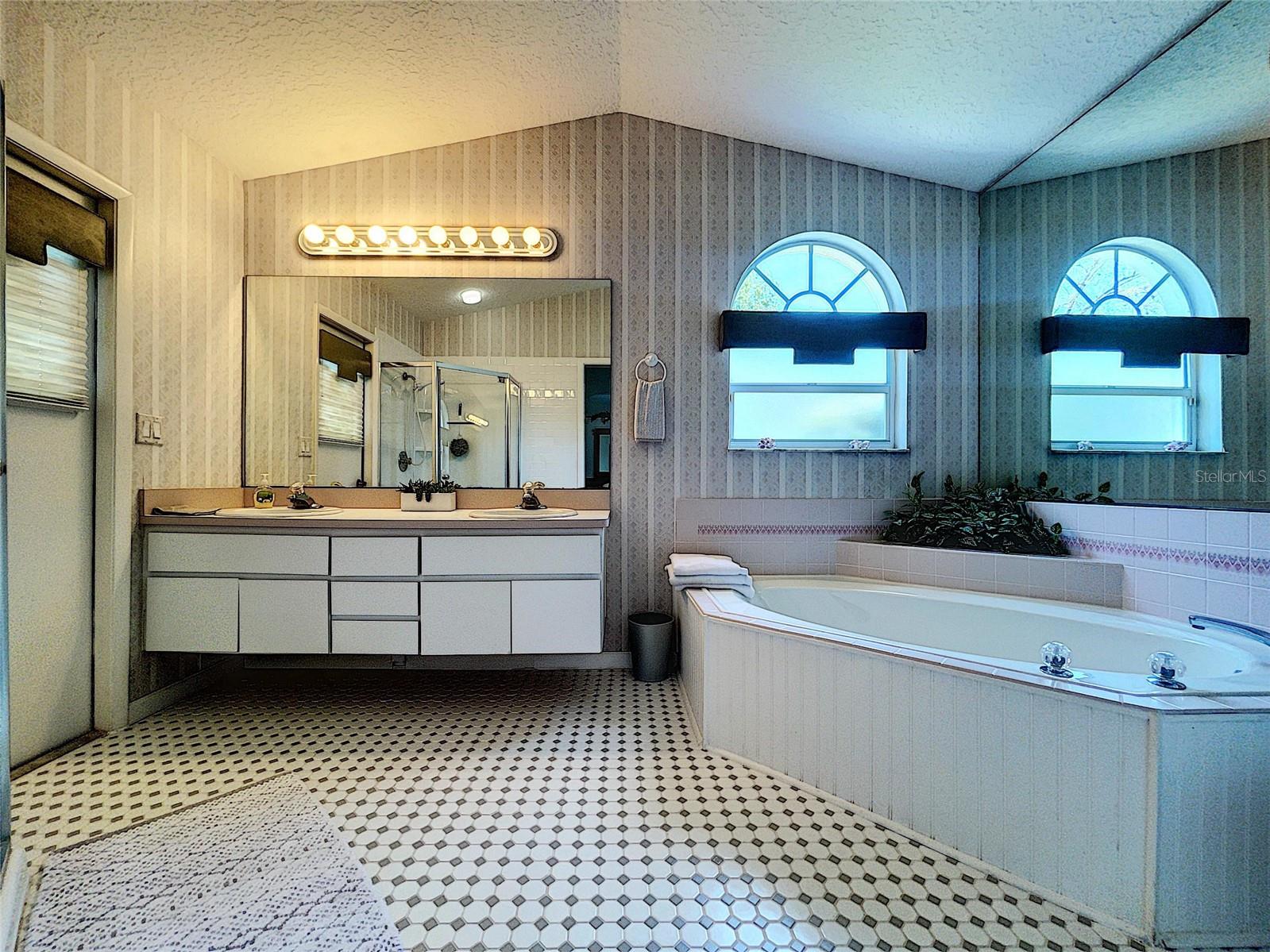 9408 NEW ORLEANS DR, WEEKI WACHEE, FL, 34613