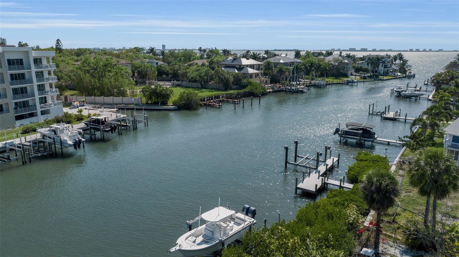1040 SYLVAN DR, SARASOTA, FL, 34234