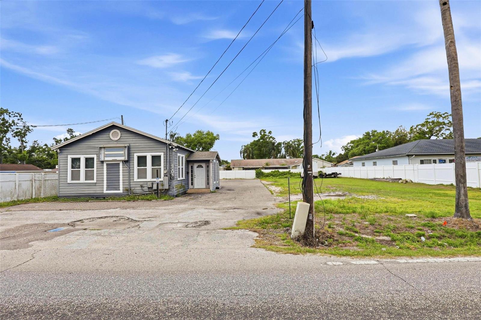 6708 N HIMES AVE, TAMPA, FL, 33614