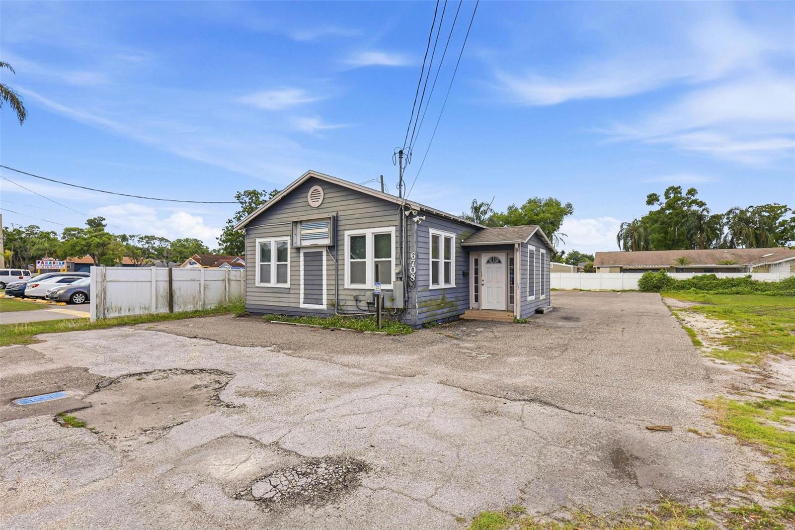 6708 N HIMES AVE, TAMPA, FL, 33614
