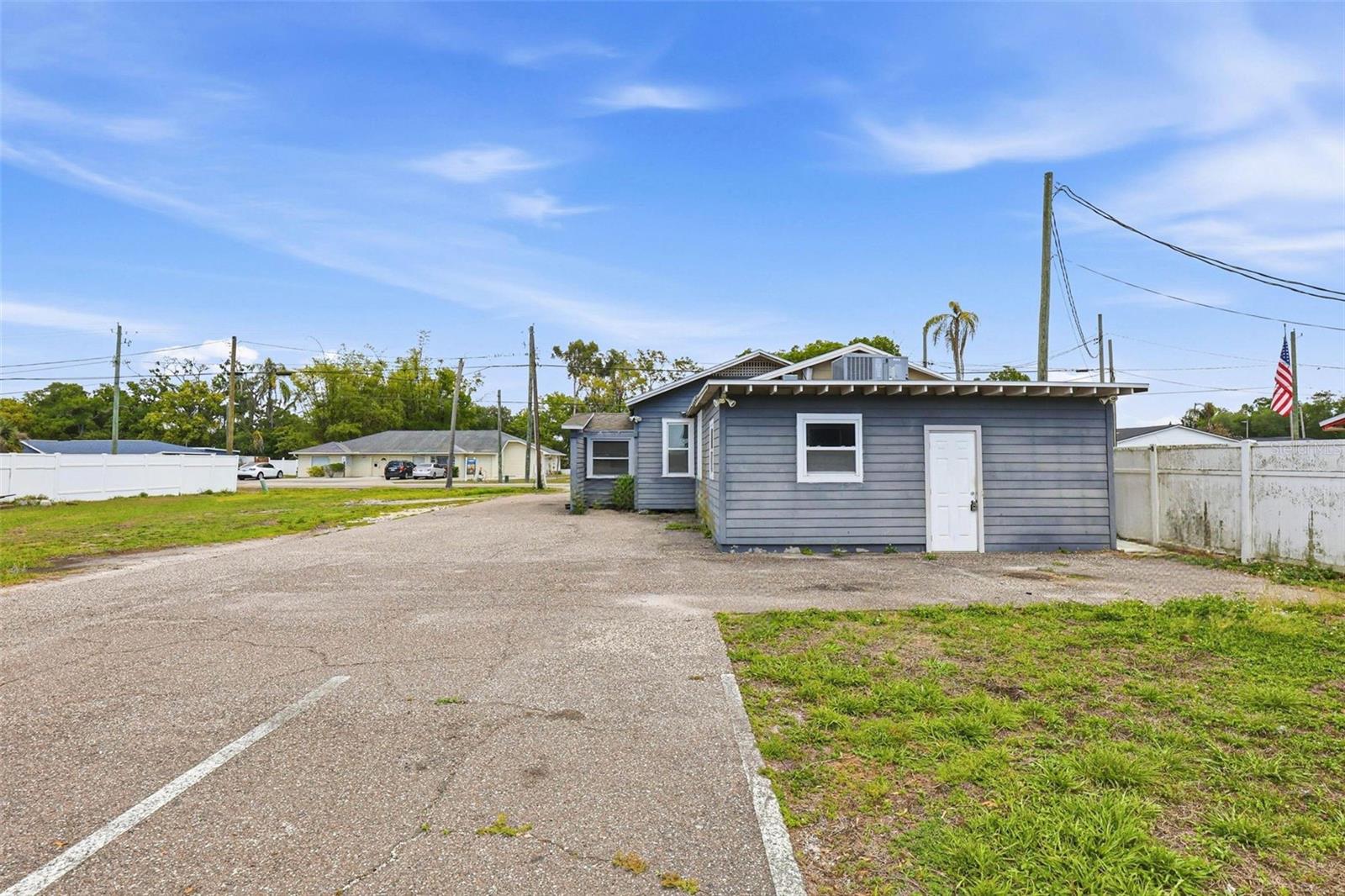 6708 N HIMES AVE, TAMPA, FL, 33614