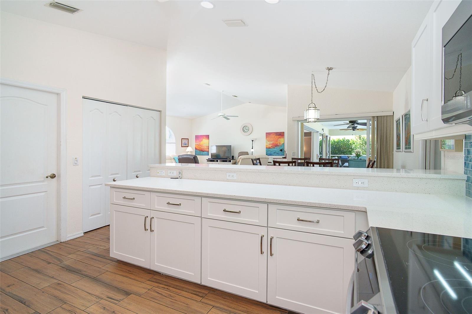 920 ROTONDA CIR, ROTONDA WEST, FL, 33947
