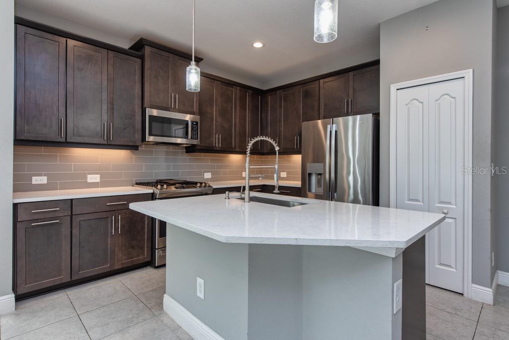 4311 STAR APPLE TER, BRADENTON, FL, 34203