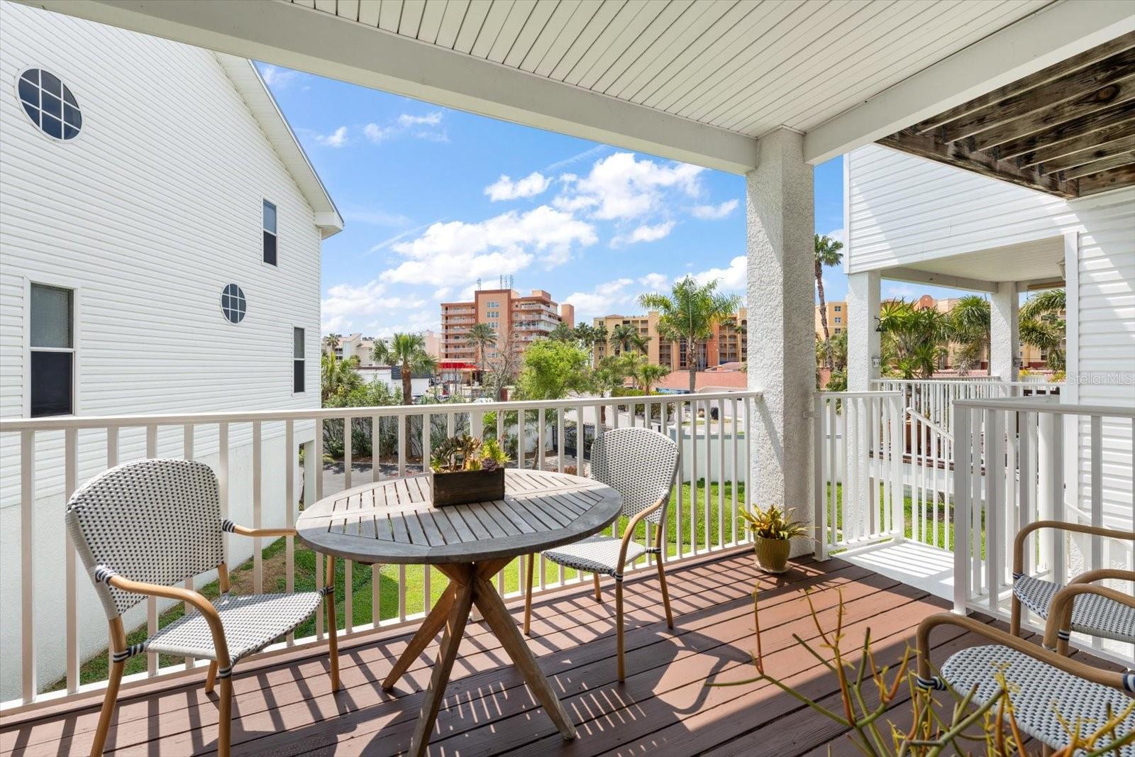 103 SHOALS CIR, NORTH REDINGTON BEACH, FL, 33708