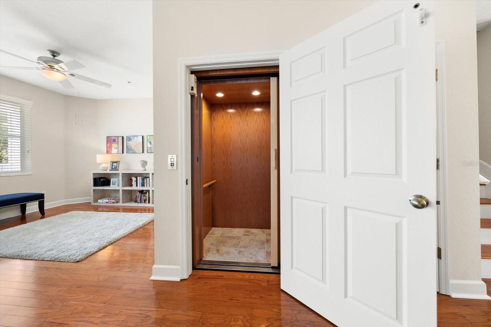103 SHOALS CIR, NORTH REDINGTON BEACH, FL, 33708