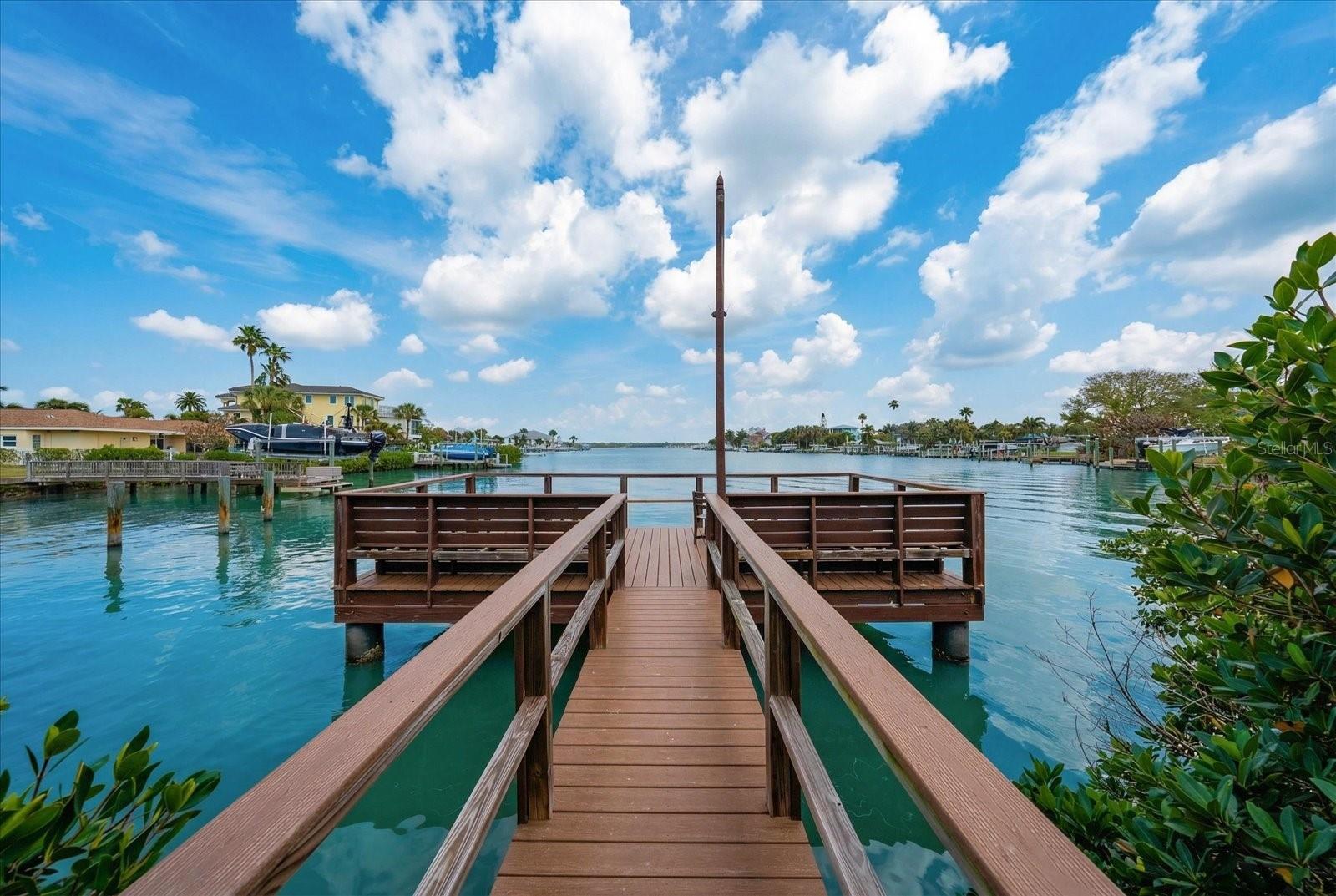 103 SHOALS CIR, NORTH REDINGTON BEACH, FL, 33708