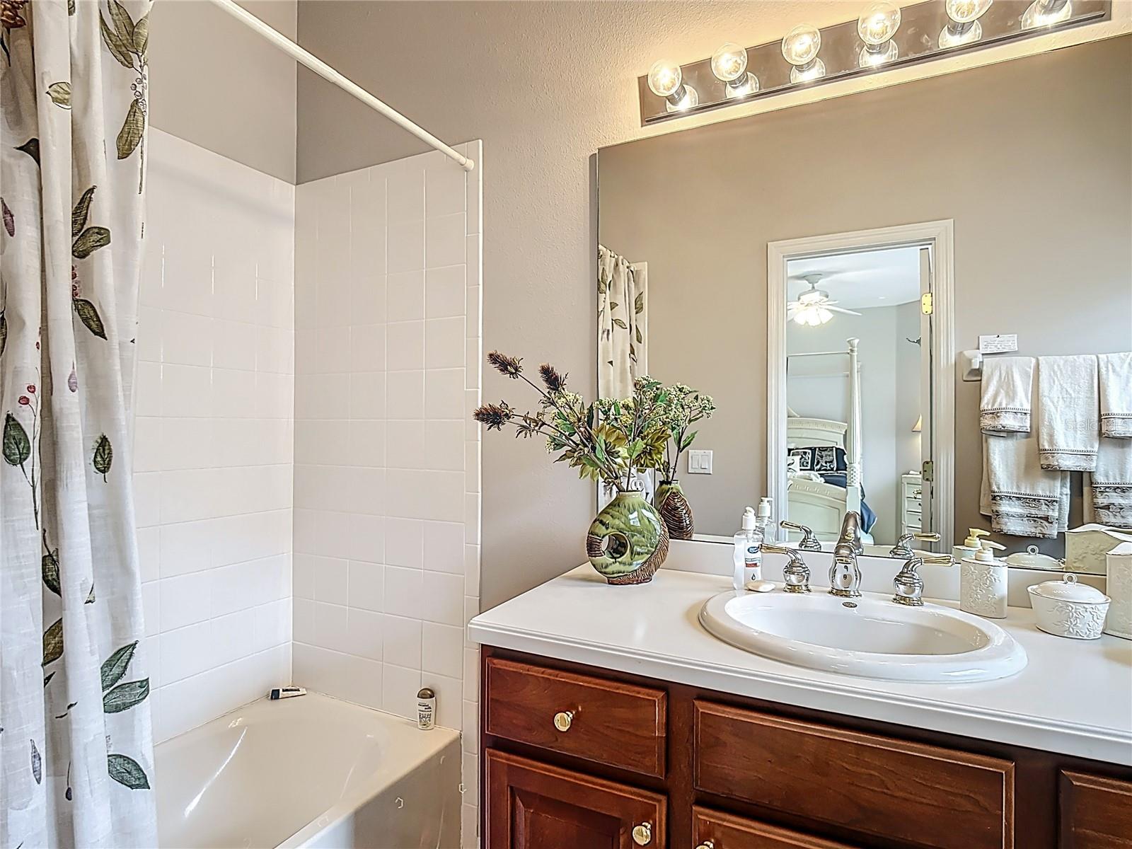 352 HAMRICK DR, KISSIMMEE, FL, 34759