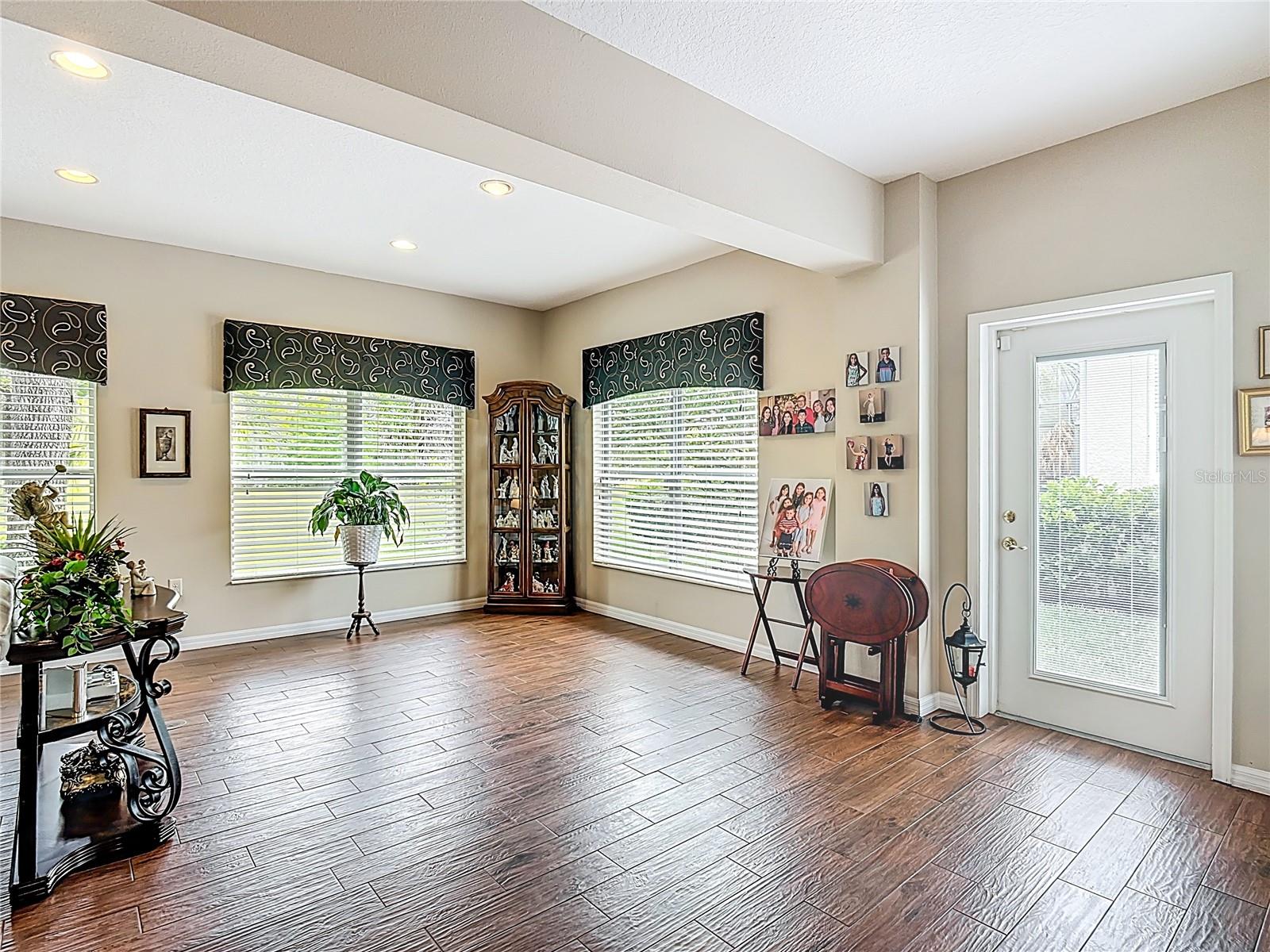 352 HAMRICK DR, KISSIMMEE, FL, 34759