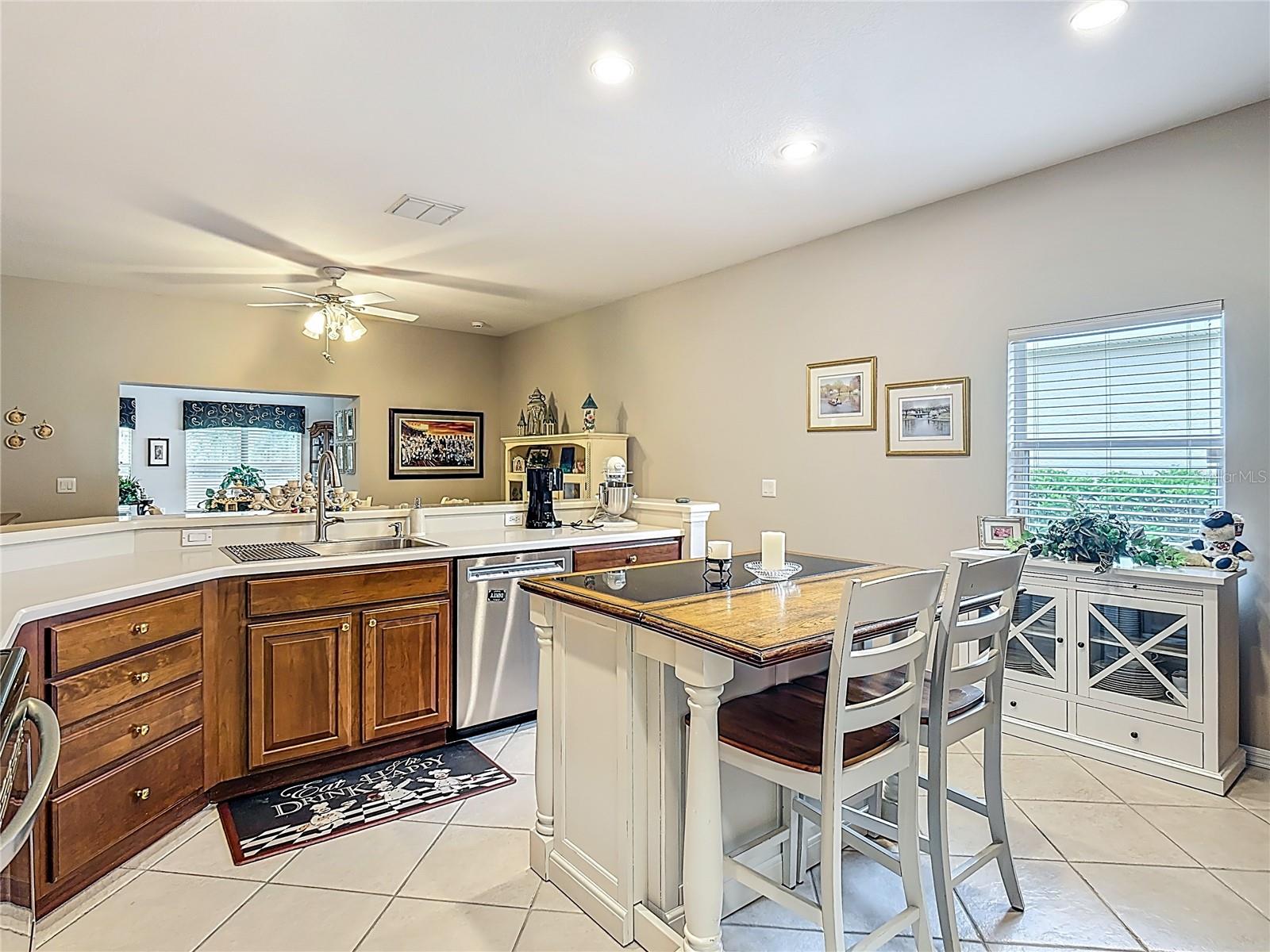 352 HAMRICK DR, KISSIMMEE, FL, 34759