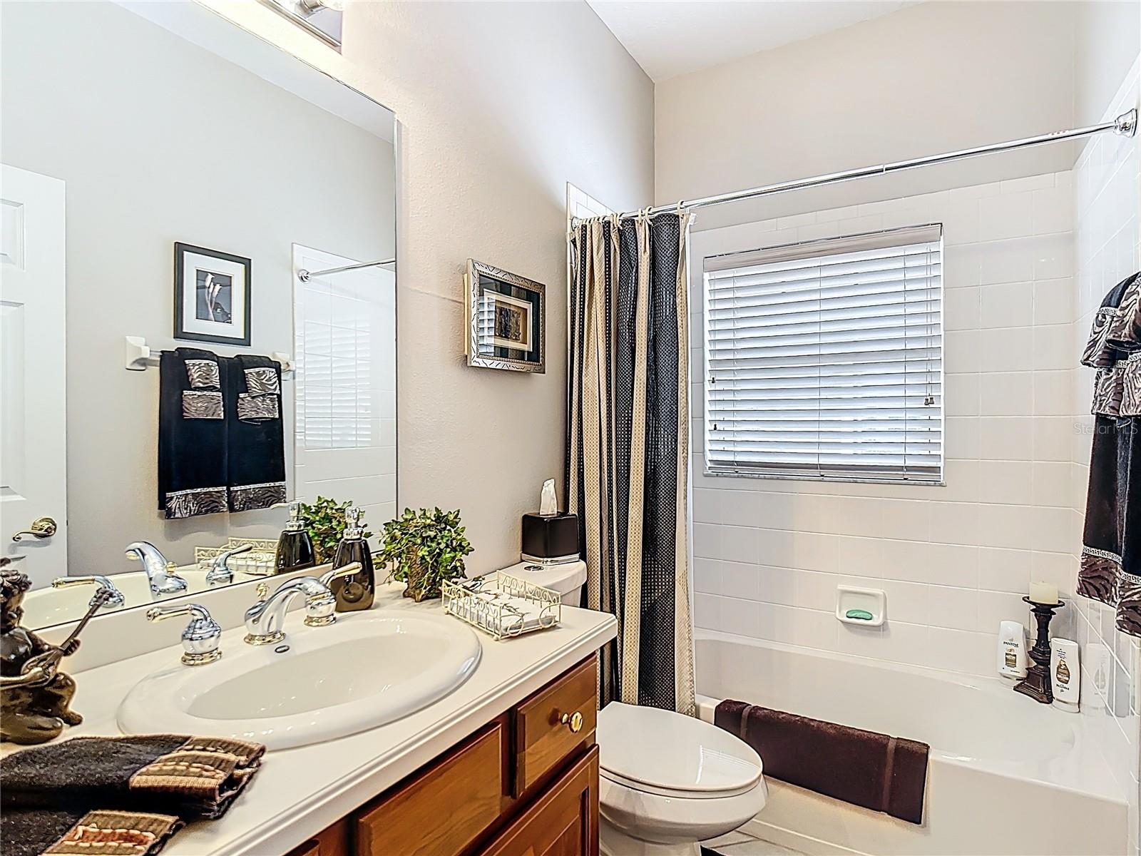 352 HAMRICK DR, KISSIMMEE, FL, 34759