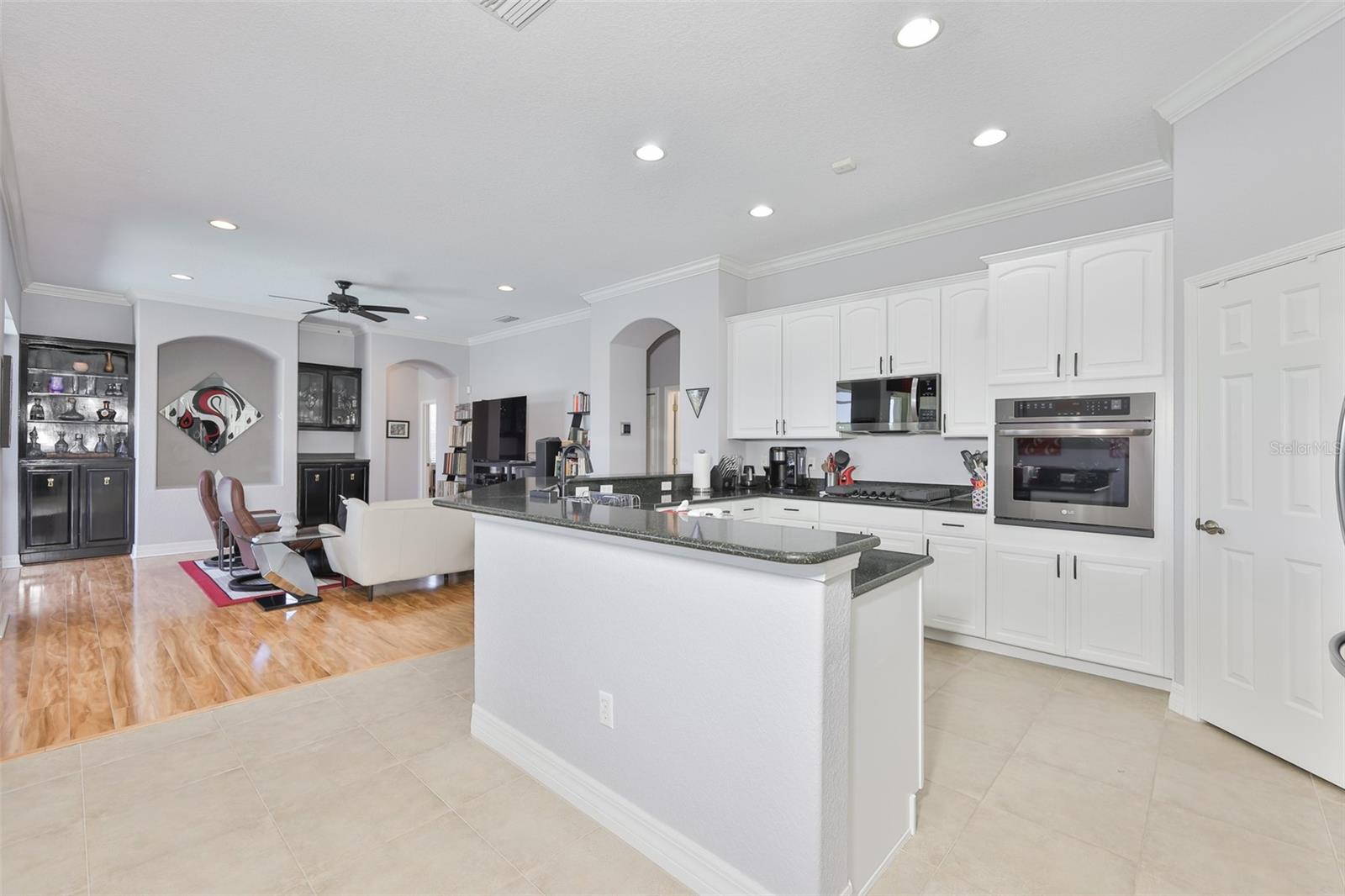 307 NOBLE FAIRE DR, SUN CITY CENTER, FL, 33573