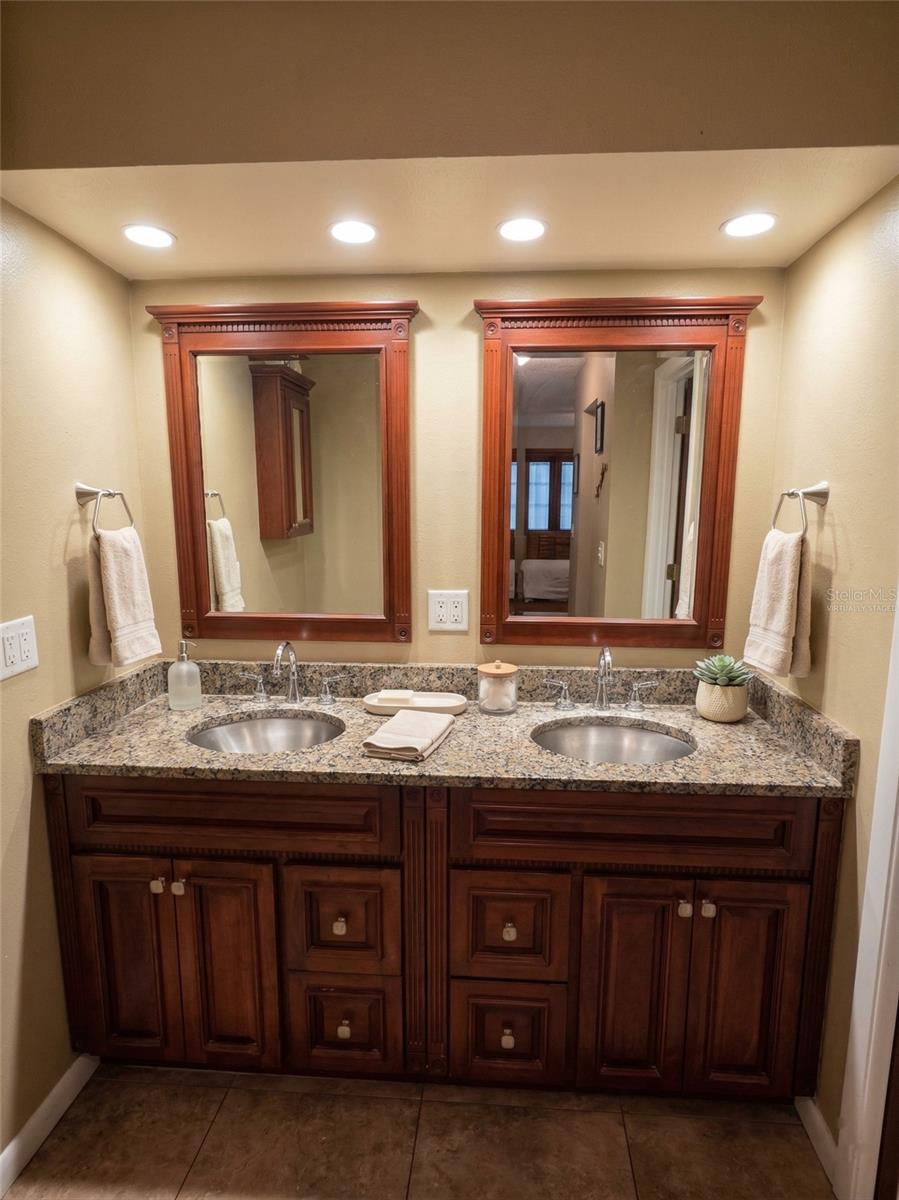 14 HARBOR POINT PL, SAFETY HARBOR, FL, 34695