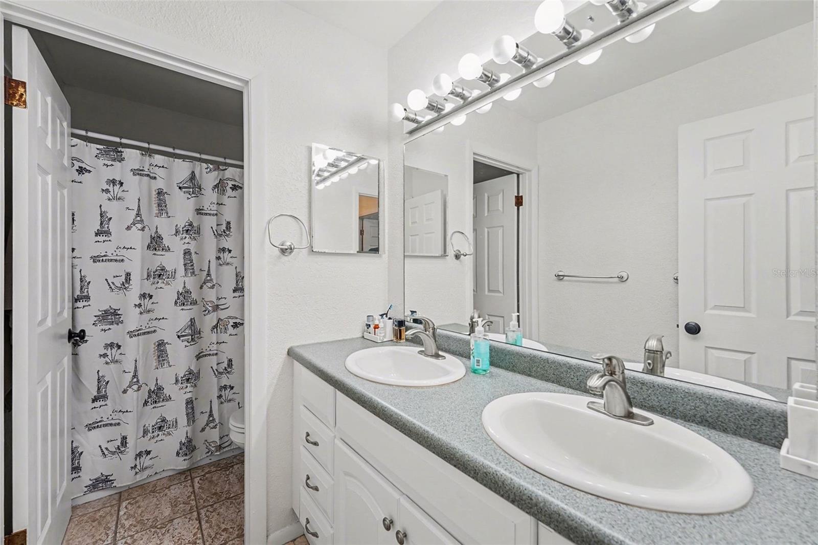6490 CAPE HATTERAS WAY NE #4, ST PETERSBURG, FL, 33702